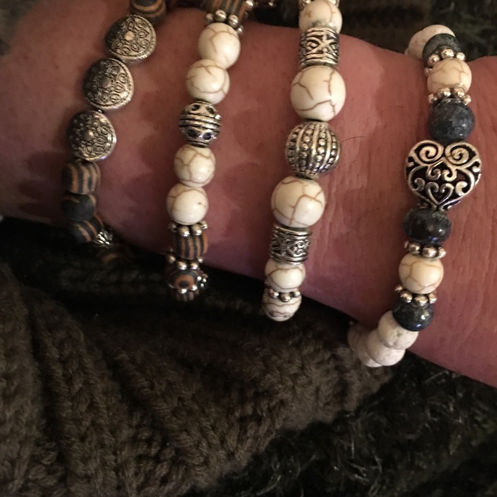 Howlite Essential Oil Diffuser Bracelet - Picture 8 of 8